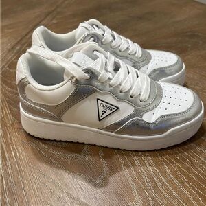Guess Women’s white and silver platform sneaker Shoe size 6 M